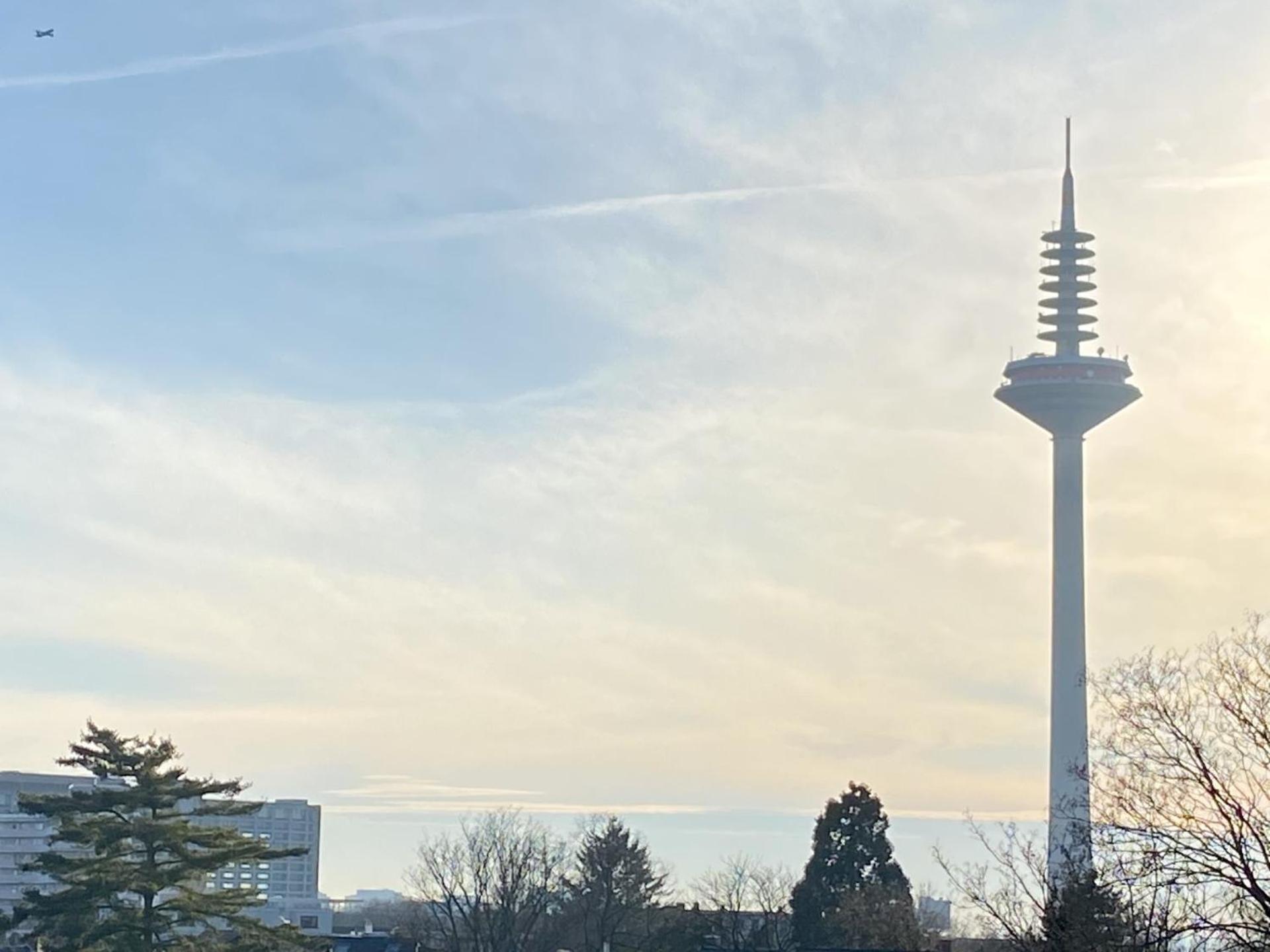 Schoenes Erwachen Im Frankfurter Penthouse Frankfurt am Main Bagian luar foto